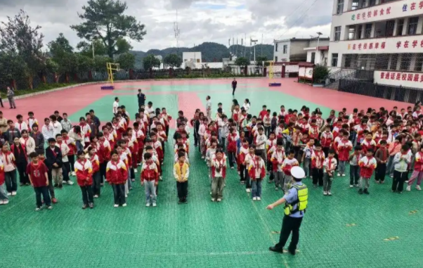 交通安全知识入脑入心有效提升师