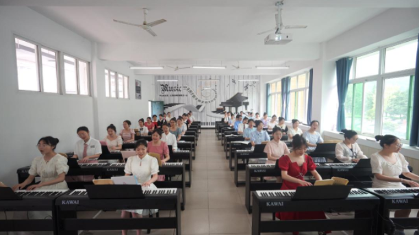 畅通的立交桥真实打破了学历晋升的壁垒让技术成才之路相同宽广 畅通的立交桥真实打破了学历晋升的壁垒让技术成才之路相同宽广