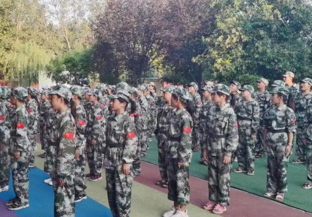 高等校园应重视军事训练将讲堂教育和军事训练有机结合起来 高等校园应重视军事训练将讲堂教育和军事训练有机结合起来